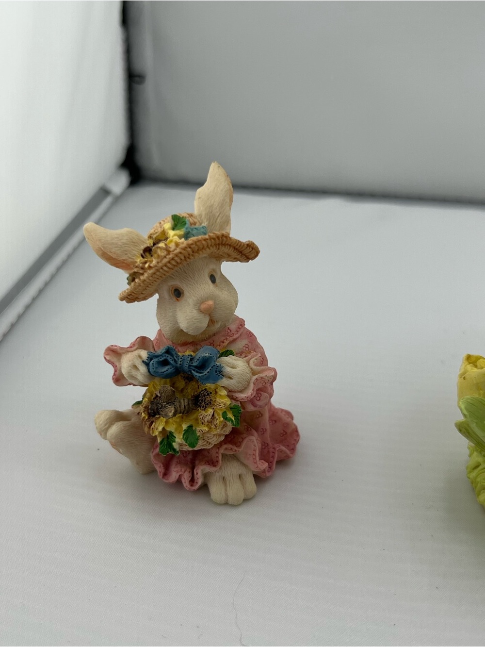 🎁Spring Bunny Figurine Set - Pastel Multi-Color Decorative Rabbits - Picture 3 of 13